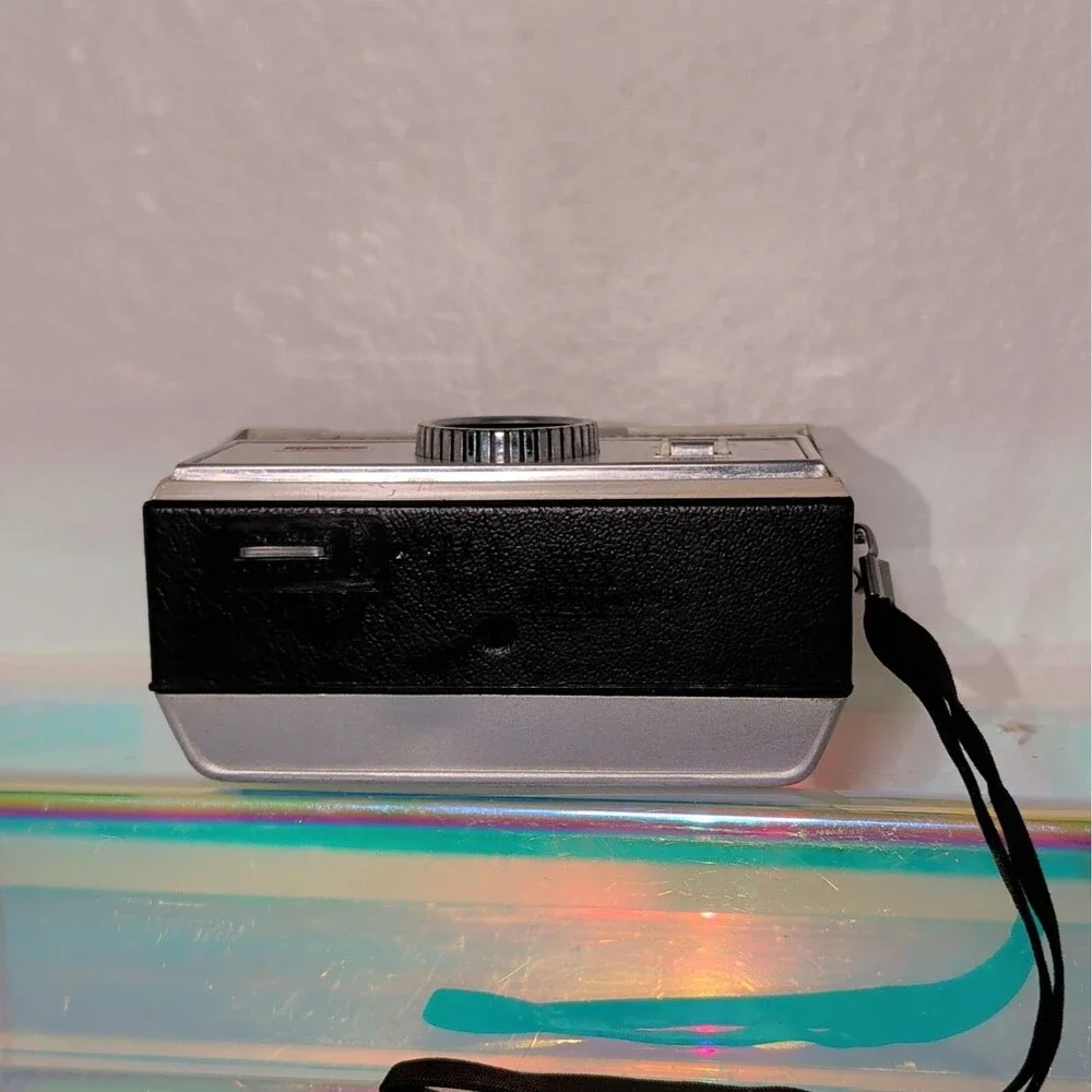 Vintage Kodak Instamatic 100 Film Camera – Made in USA – Untested